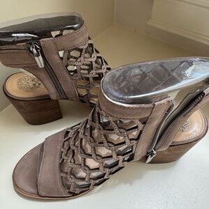 Vince Camuto Lanaira zippered bootie. Siize 9M. Hippo Grey Soft Tumbled Nubuck.